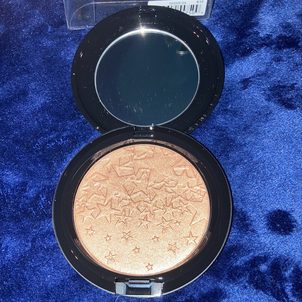 MAC COSMETICS OPALESCENT POWDER - Picture 3 of 7